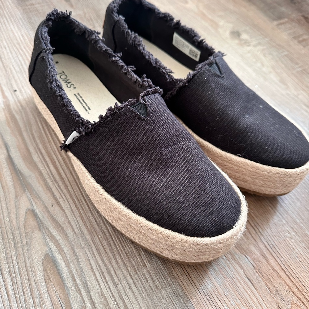 TOMS Black Frayed Canvas Platform Espadrille Slip-Ons